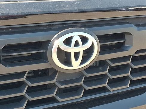 Certified 2024 Toyota Tacoma TRD Off-Road AWD/4WD image 9