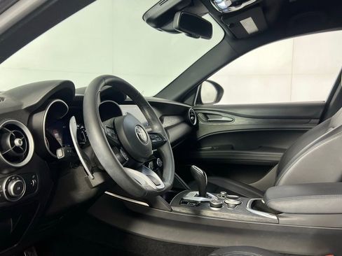 Used 2022 Alfa Romeo Stelvio Sprint image 22