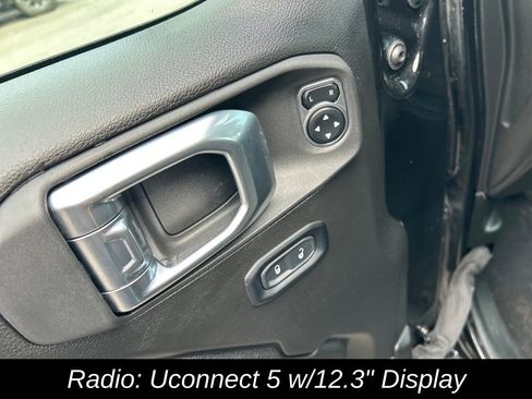 Used 2024 Jeep Wrangler Unlimited image 14