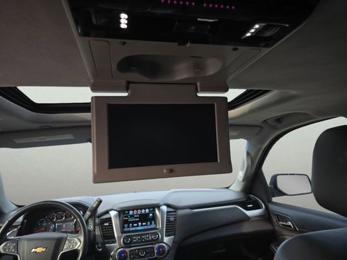 Used 2016 Chevrolet Suburban LT image 17