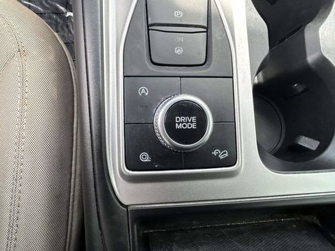 Used 2020 Ford Explorer XLT AWD/4WD image 17