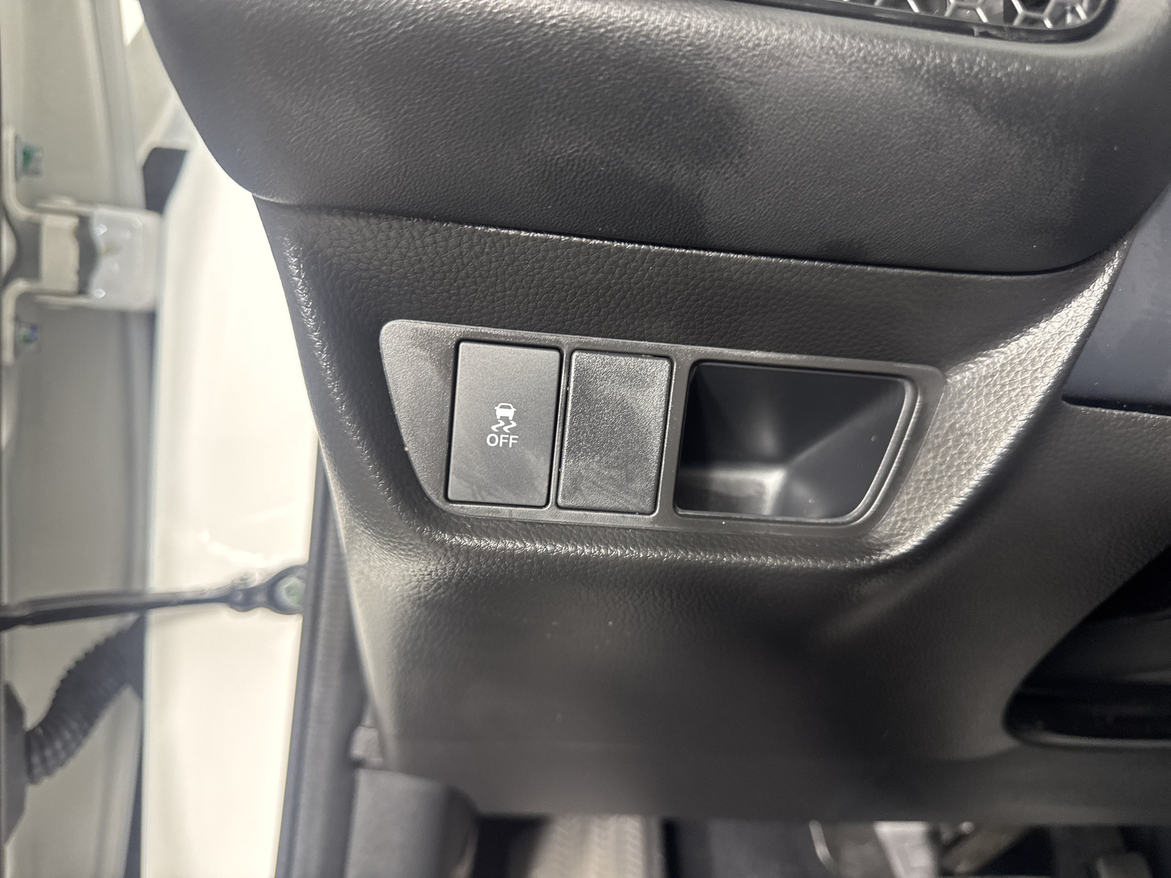 Certified 2026 Honda HR-V LX image 48