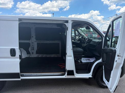 Used 2023 RAM ProMaster 2500 w/ Convenience Group FWD image 15