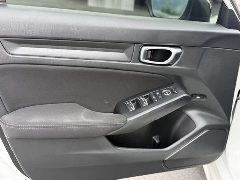 Used 2023 Honda Civic Sport image 8