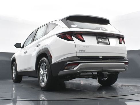 Used 2025 Hyundai Tucson SE image 24