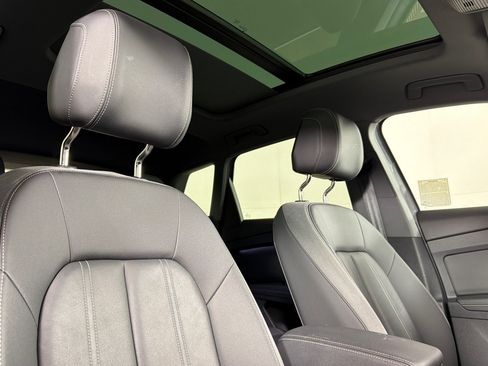 Used 2025 Audi Q4 e-tron Premium RWD image 16