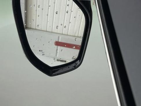 Used 2023 Lincoln Corsair Standard image 12