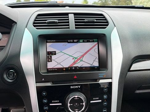 Used 2015 Ford Explorer Limited w/ Equipment Group 302A AWD/4WD image 14