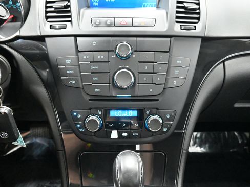 Used 2011 Buick Regal CXL w/ RL2 Preferred Equipment Group FWD image 10
