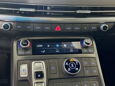 Used 2025 Hyundai Palisade Calligraphy AWD/4WD image 16