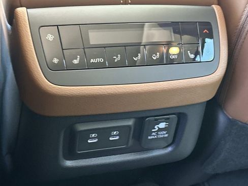 New 2026 Nissan Pathfinder Platinum w/ Lighting Package AWD/4WD image 23
