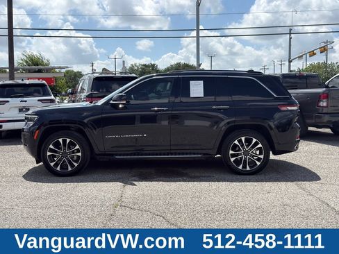 Used 2023 Jeep Grand Cherokee Overland AWD/4WD image 9