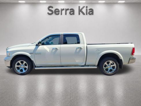 Used 2017 RAM 1500 Laramie AWD/4WD image 2