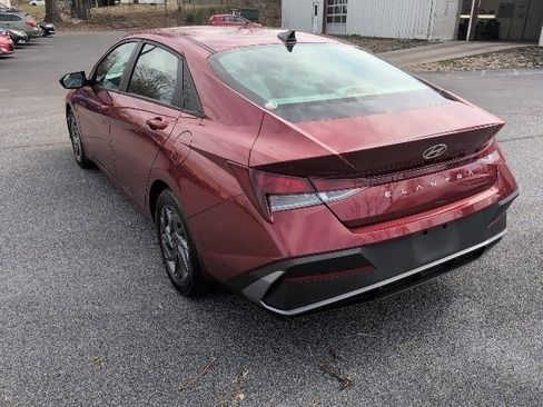 Used 2024 Hyundai Elantra SEL image 9