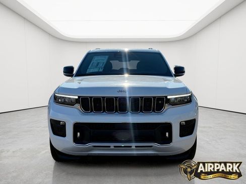 New 2025 Jeep Grand Cherokee Overland w/ Adv Protech Group III AWD/4WD image 5