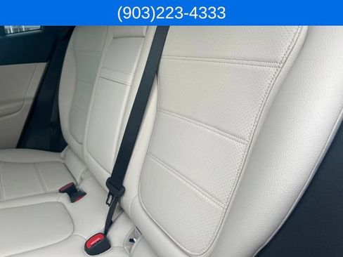 Used 2026 Mercedes-Benz GLC 300 image 39