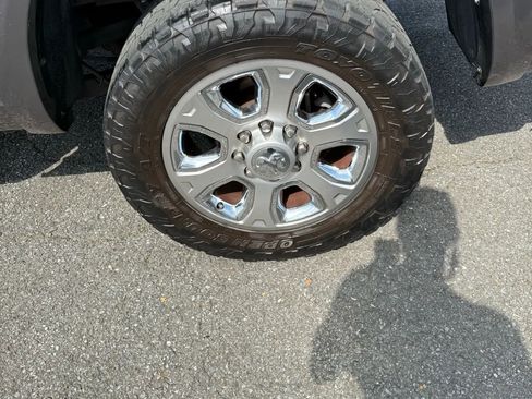 Used 2014 RAM 2500 Laramie w/ Convenience Group image 10