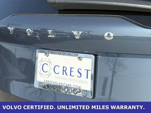 Certified 2025 Volvo XC90 B6 Plus image 8