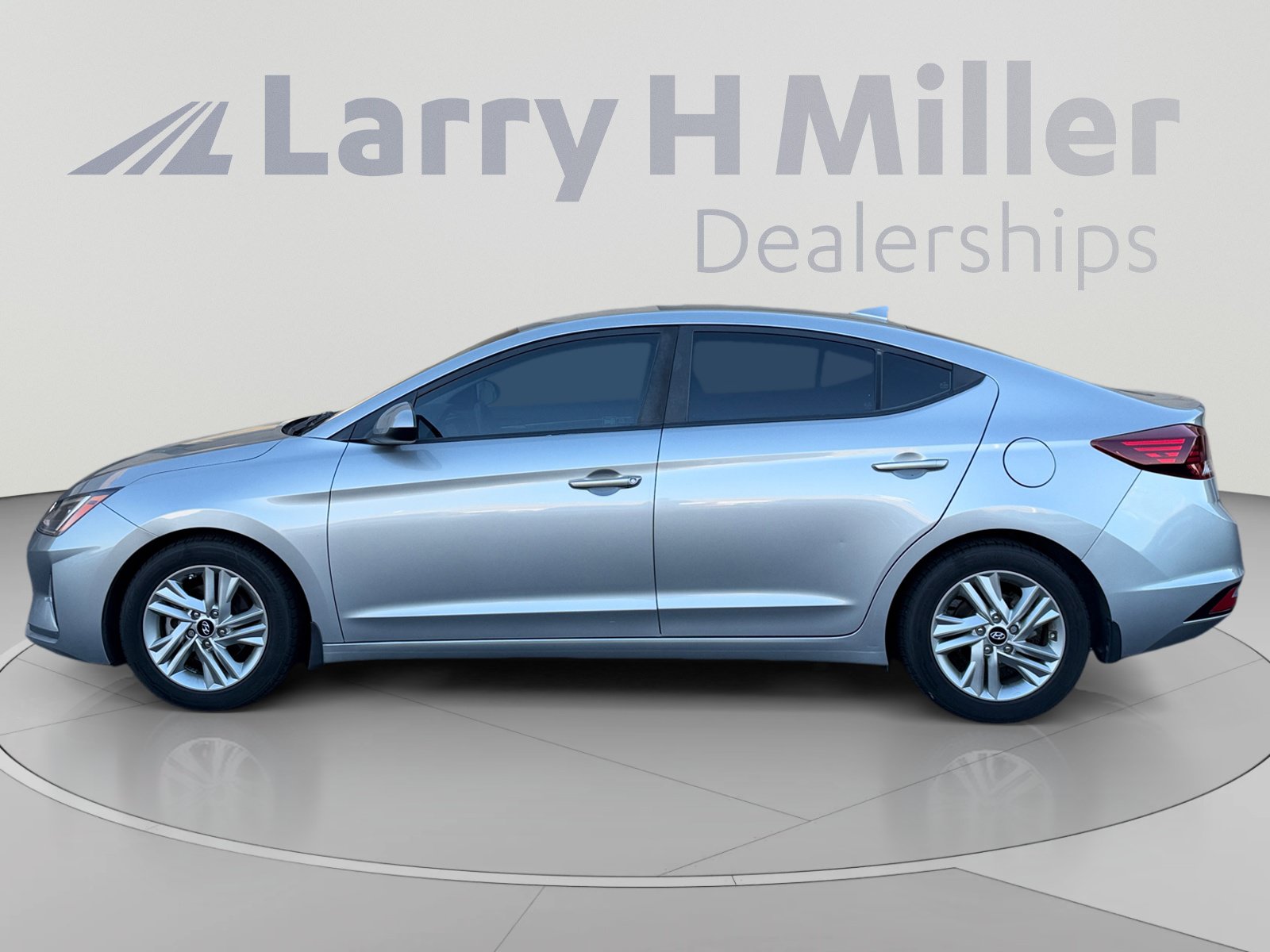 Used 2020 Hyundai Elantra SEL w/ Cargo Package (C1) FWD image 2