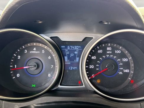 Used 2016 Hyundai Veloster w/ Option Group 02 image 11