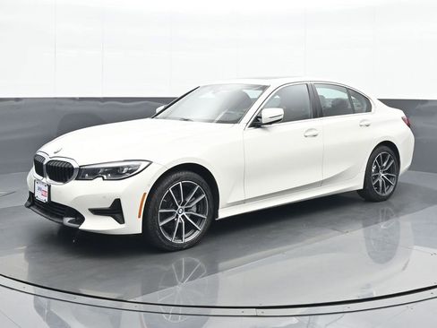 Used 2022 BMW 330i xDrive Sedan w/ Driving Assistance Package image 2