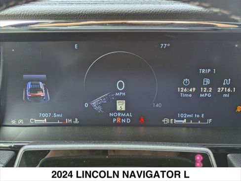 Used 2024 Lincoln Navigator L Reserve AWD/4WD image 15