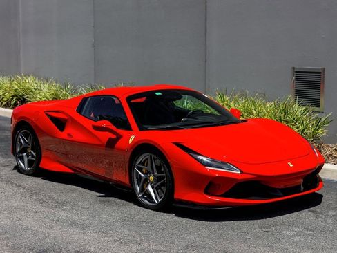 Used 2021 Ferrari F8 Spider RWD image 7