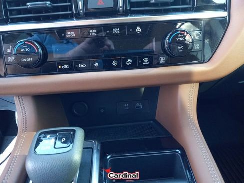 Used 2024 Nissan Pathfinder Platinum w/ Lighting Package (N93) image 35