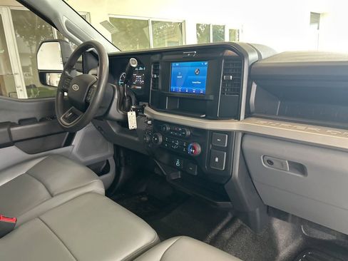 Used 2025 Ford F350 XL AWD/4WD image 27