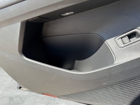 Used 2024 Volkswagen Atlas Cross Sport SEL Premium R-Line image 25