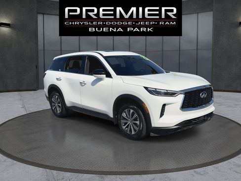 Used 2023 INFINITI QX60 Pure FWD image 2