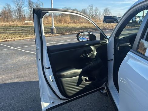 Certified 2023 Honda HR-V Sport image 11