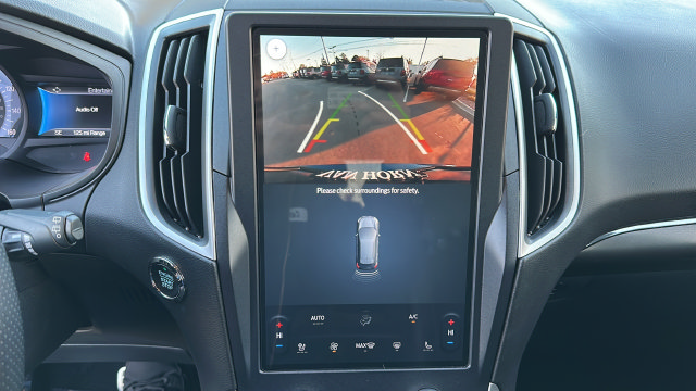 Used 2022 Ford Edge ST-Line w/ Class II Trailer Tow Package AWD/4WD image 14