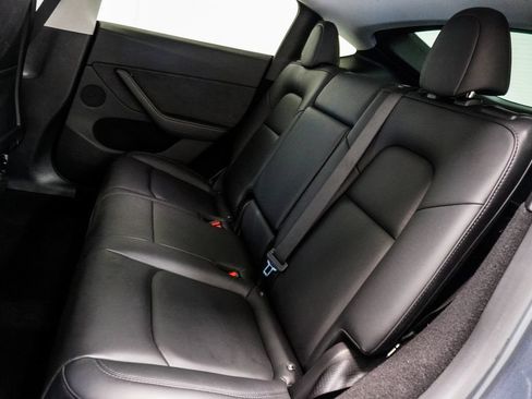 Used 2023 Tesla Model Y Long Range AWD/4WD image 8