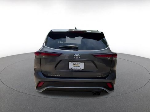 Used 2025 Toyota Highlander XSE AWD/4WD image 12