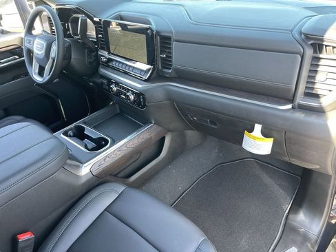 New 2025 GMC Sierra 2500 SLT w/ SLT Premium Package AWD/4WD image 27