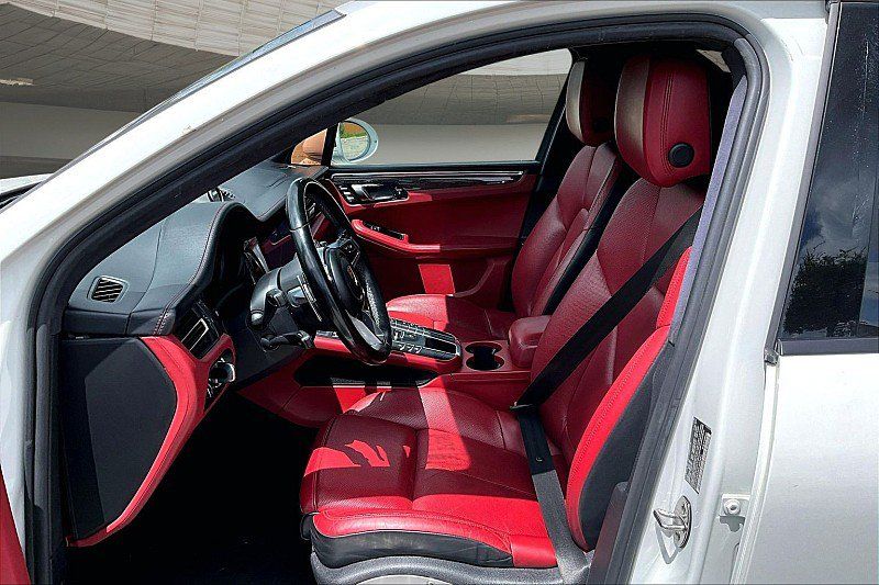 Used 2021 Porsche Macan Turbo w/ Premium Package Plus (PF0) AWD/4WD image 22