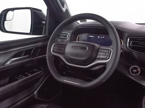 Used 2025 Jeep Wagoneer Series II RWD image 22