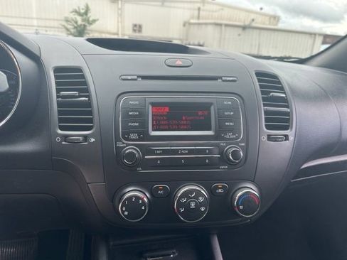 Used 2016 Kia Forte LX FWD image 8