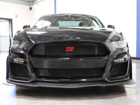 Used 2017 Ford Mustang GT w/ GT Performance Package RWD image 6