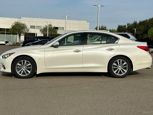 Used 2017 INFINITI Q50 Premium image 7
