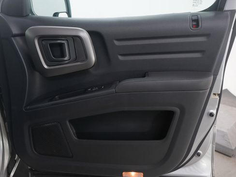 Used 2014 Honda Ridgeline SE image 12