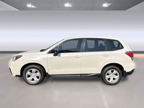 Used 2018 Subaru Forester 2.5i AWD/4WD image 2