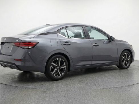 Used 2025 Nissan Sentra SV image 9