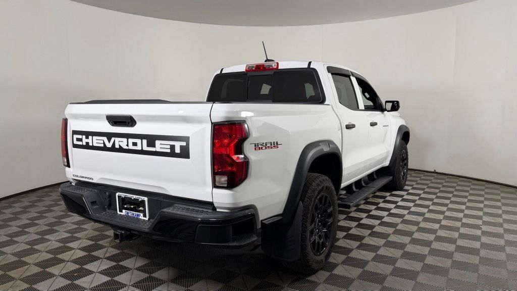 Used 2023 Chevrolet Colorado Trail Boss w/ Advanced Trailering Package AWD/4WD image 8