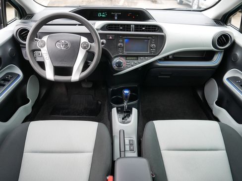 Used 2012 Toyota Prius C Three image 10