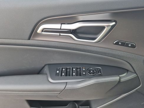 New 2026 Kia Sportage SX image 7