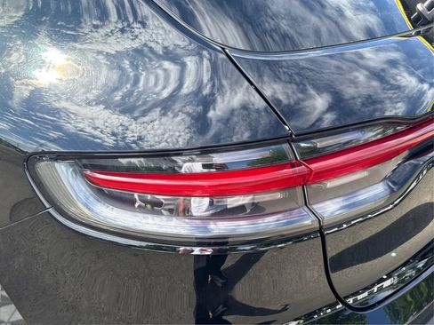 Used 2022 Porsche Macan AWD/4WD image 26
