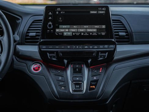 Used 2025 Honda Odyssey Sport-L image 19