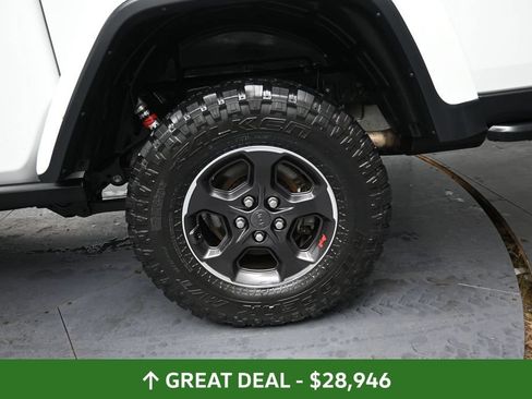 Used 2020 Jeep Gladiator Rubicon w/ Cold Weather Group AWD/4WD image 16